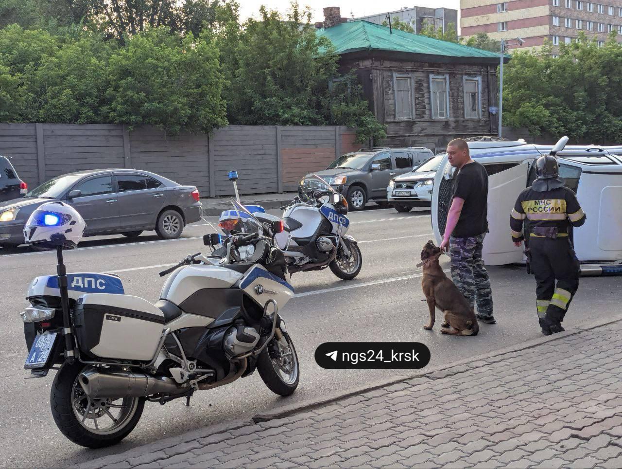 Полицейский «УАЗ» перевернулся в аварии на Вейнбаума
