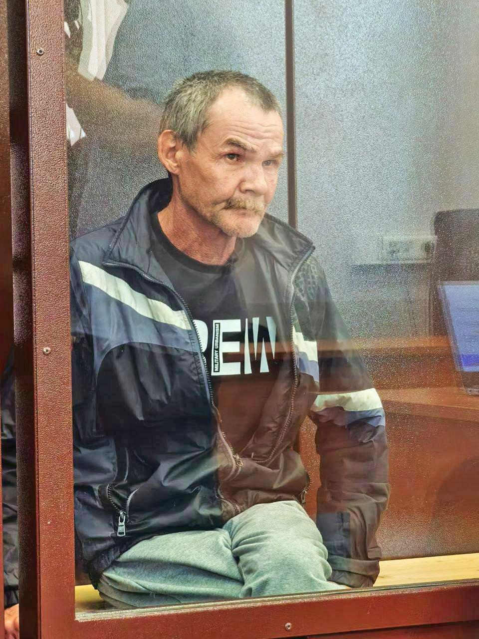 Суд отправил в СИЗО до 14 августа обвиняемого в убийстве...