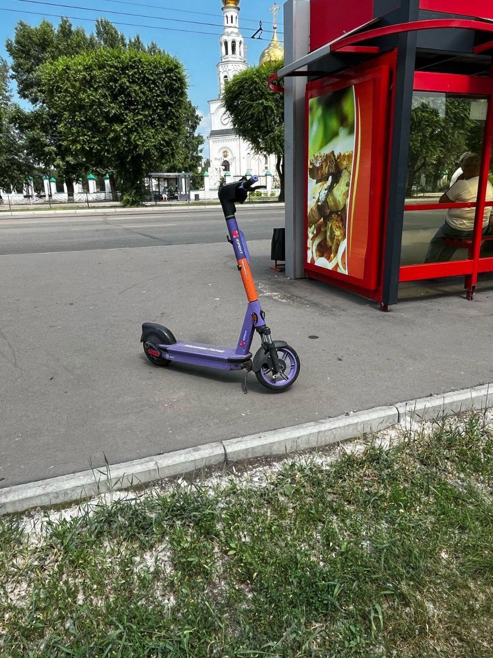 Правила одинаковы для всех: вывоз самовольно размещённых СИМ продолжается