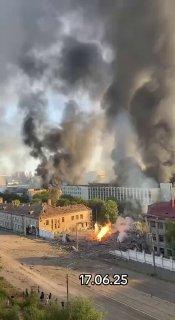 В Киеве не утихают пожары после прилетов 