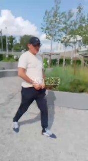 Мужчина справил нужду в парке «Атмосфера» и избил девушку в ответ на её замечания