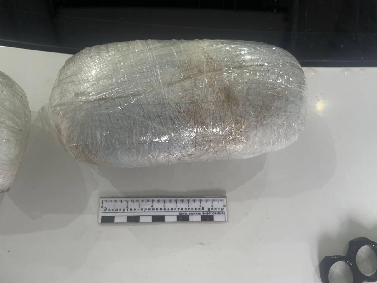 В Емельяновском районе оперативники краевого Главка пресекли деятельность межрегиональных оптовых курьеров, которые пытались доставить наркотики  из Красноярского края в Иркутскую область