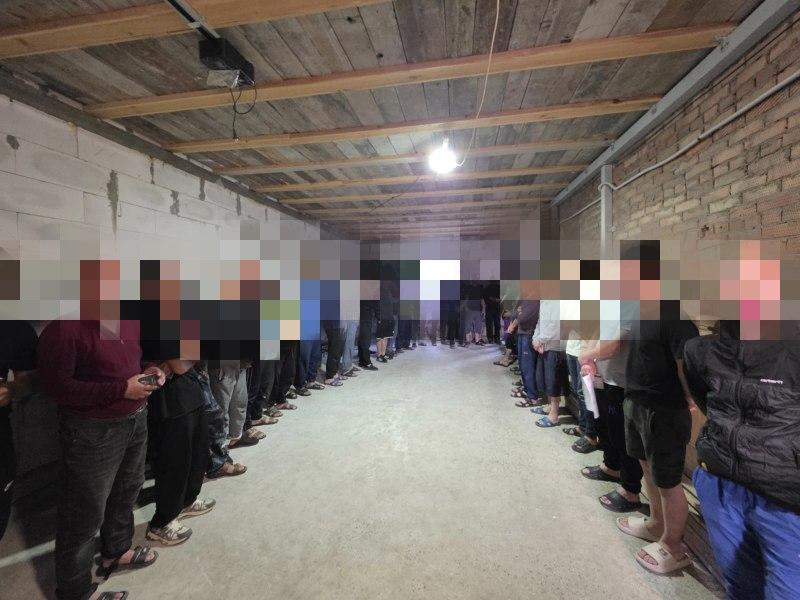 В Новосибирске сотрудниками полиции проведено оперативно-профилактическое мероприятие в местах проживания мигрантов