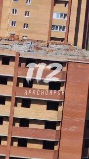 В Солнечном на заброшке возле школы № 156 по ул. Светлова дети бросают вниз кирпичи.