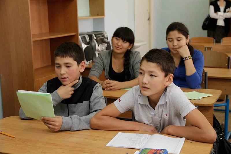 Отменить бесплатное образование для детей мигрантов...