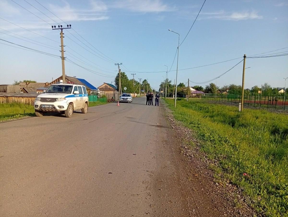 В Гарях 17-летний мотоциклист без прав и шлема, на...