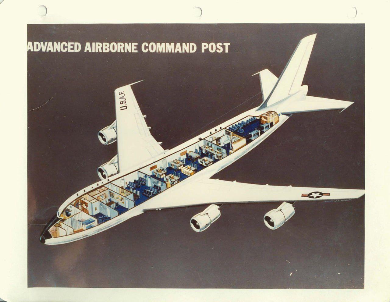 «Самолёт Судного дня» Boeing E-4B приземлился вблизи Вашингтона на авиабазе Эндрюс, которая обеспечивает президента США