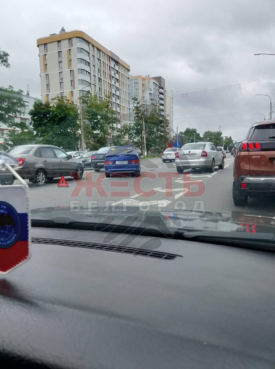 На проспекте Б. Хмельницкого произошло массовое ДТП в районе ул. Мичурина