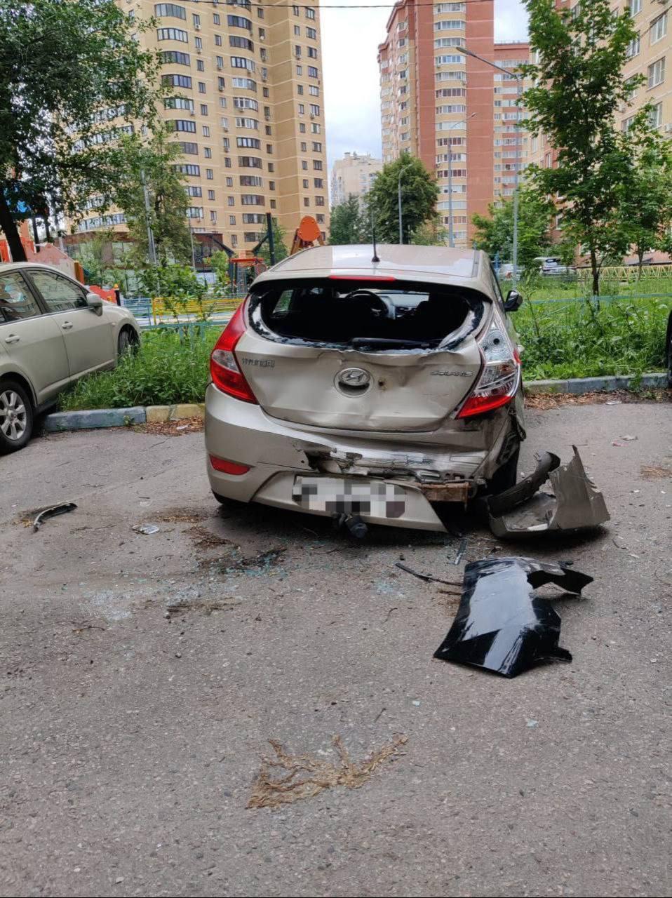 Водитель протаранил несколько припаркованных машин в Химках. ДТП произошло на...