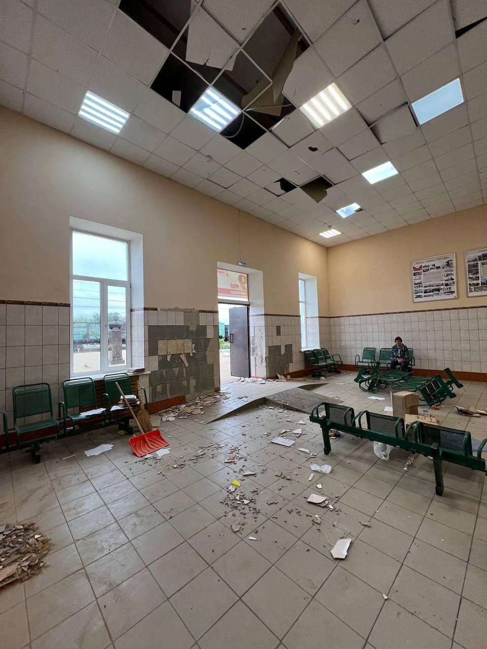 Вандалы устроили разгром в здании Жуковского вокзала. 🇷🇺 Источник: ЧП Брянск