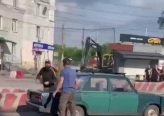 В Челябинске абу-бандит создал опасный манёвр на дороге, а после замечания...