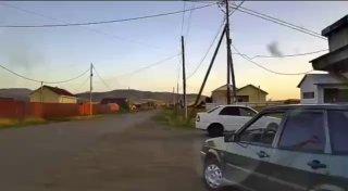 Вот так у нас гоняют на питбайках. Родители когда приобретают такую технику...
