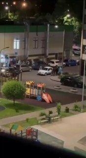 На улице Генерала Белова произошли массовые разборки Местные жители говорят,...