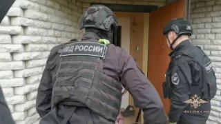 Полиция задержала людей, поставивших более 30 тысяч сим-карт телефонным мошенникам