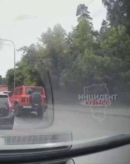 Автомобили стали грудой металла: жуткое ДТП с 27 машинами произошло в Кемерове