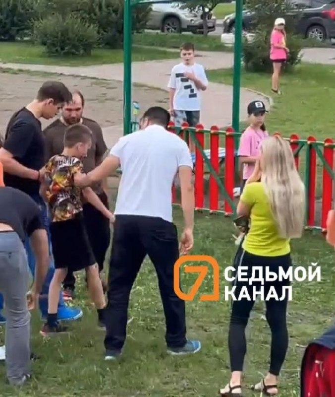 Мальчишка разбился в Покровском, катаясь с горки на самокате.