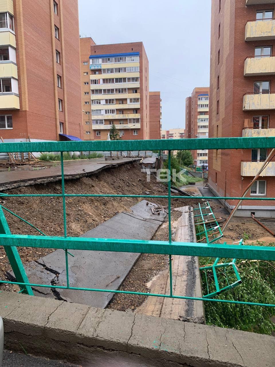 Подпорная стена рухнула в Солнечном