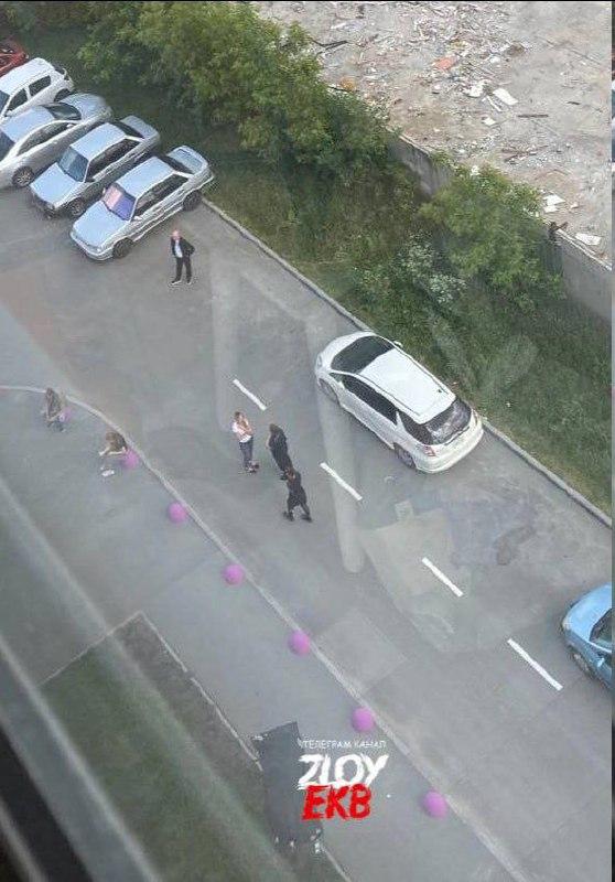 На ЖБИ покончил с собой мужчина Инцидент произошел на 40-летия Комсомола. 🇷🇺...