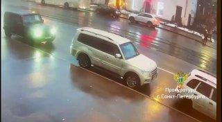 Водитель «Гелика», переехавший насмерть женщину в Петербурге, пойдёт под суд