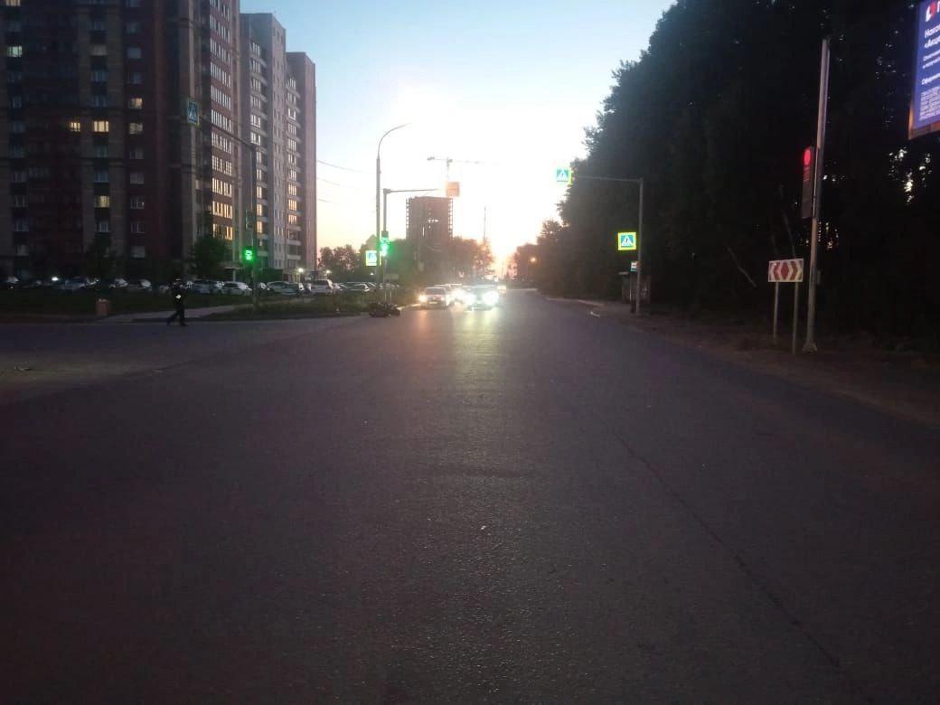 Байкер попал в больницу после опрокидывания мотоцикла в Новосибирске