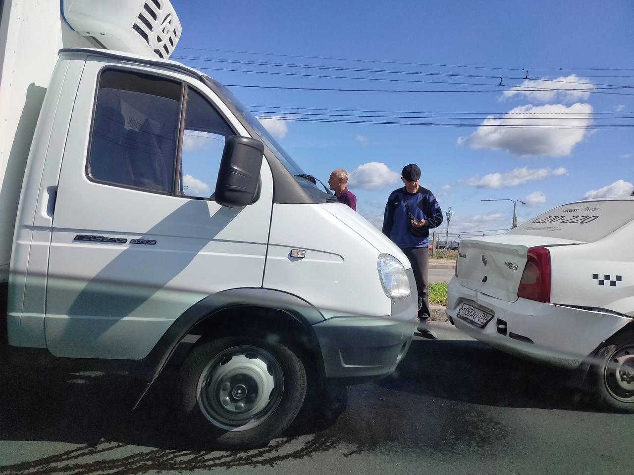 ДТП на мосту на проспекте Московском. 🇷🇺 Источник: ЧП Брянск