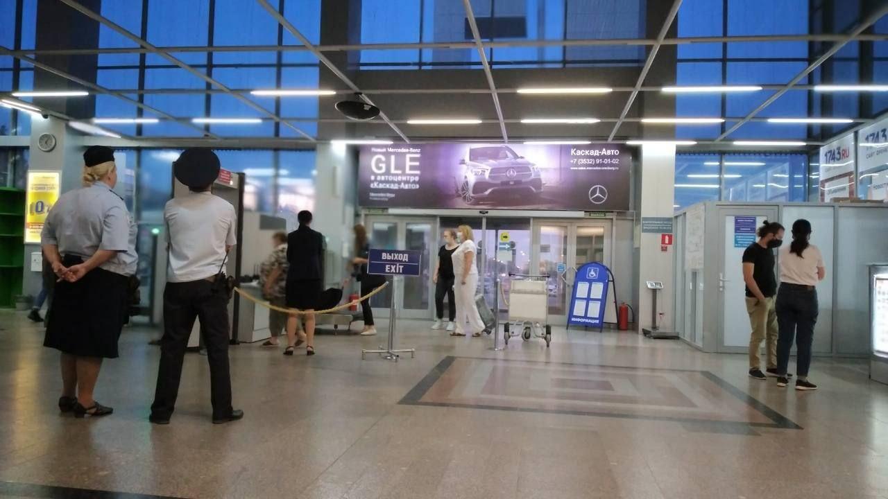 В стерильной зоне аэропорта Оренбург проверят цены на воду УФАС Оренбургской...