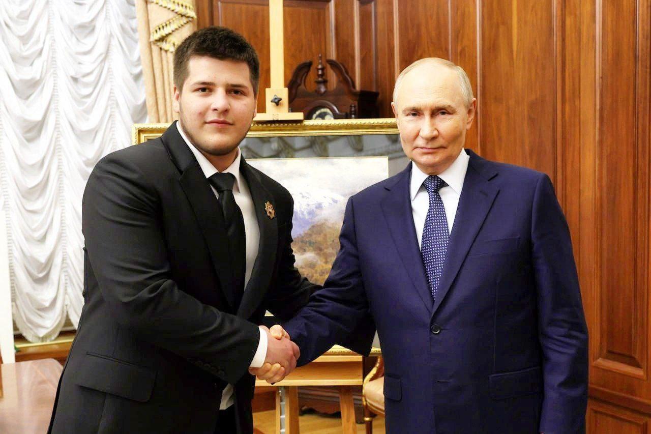 Путин поздравил Адама Кадырова со свадьбой