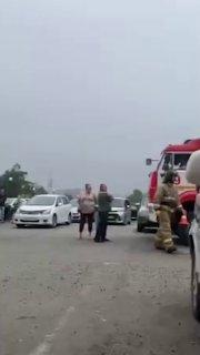 Несколько человек пострадали, надышавшись парами неизвестного вещества в...