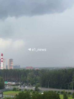 Тем временем в Екатеринбурге сейчас дождливо