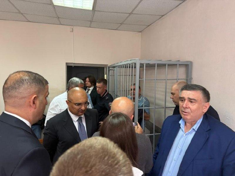 что упал.