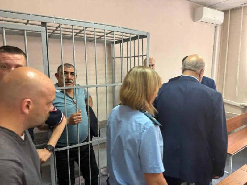 что упал.