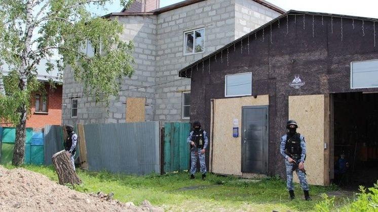 В Новосибирске сносят дом многодетной семьи из-за жалобы соседа