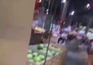В Петербурге подростки ради хайпа устраивают беспорядки в магазинах.