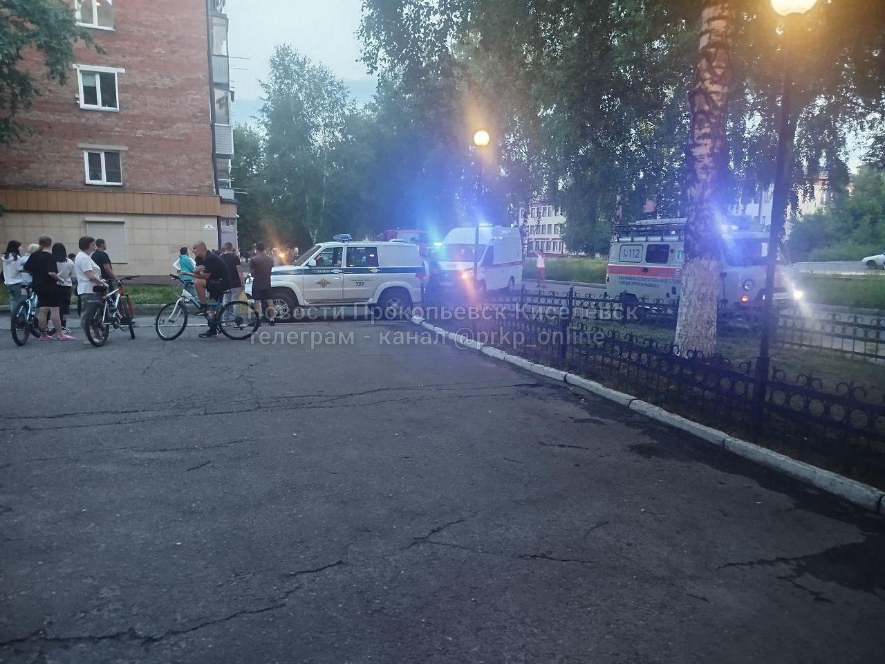 Трехлетняя девочка выпала из окна 4 этажа в Прокопьевске В Следкоме сообщили,...