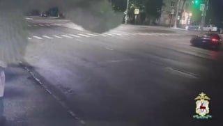 В Нижнем Новгороде иномарка протаранила остановку, на которой находились люди: две женщины погибли, три человека пострадали, в том числе ребенок