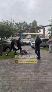 Охранники ЖК 