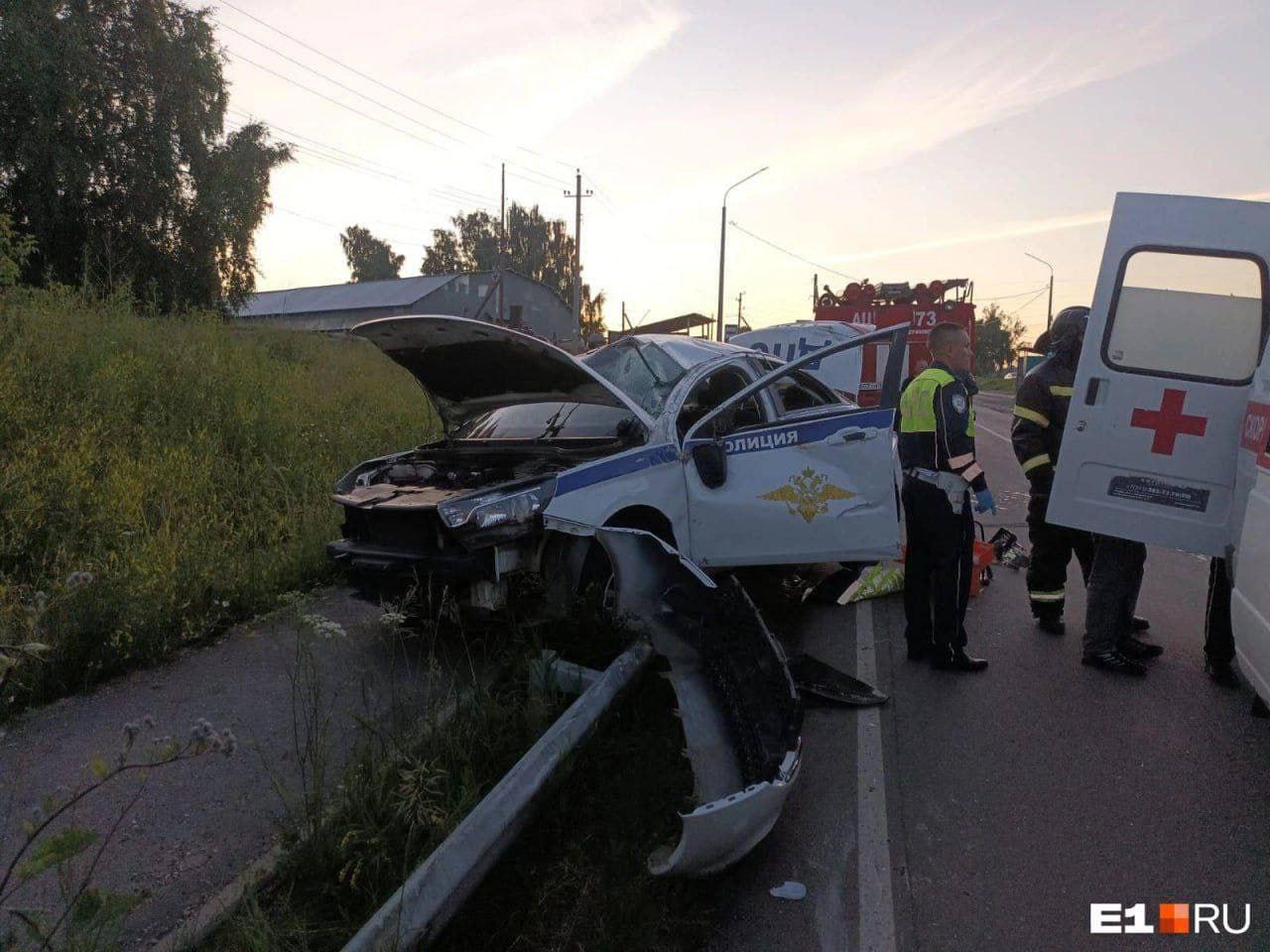 В Красноуфимске патрульный автомобиль Госавтоинспекции попал в серьёзное ДТП