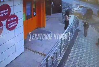 Журналист телеканала «КРИК-ТВ» напал на хостес ресторана в ТЦ «Baku Plaza»