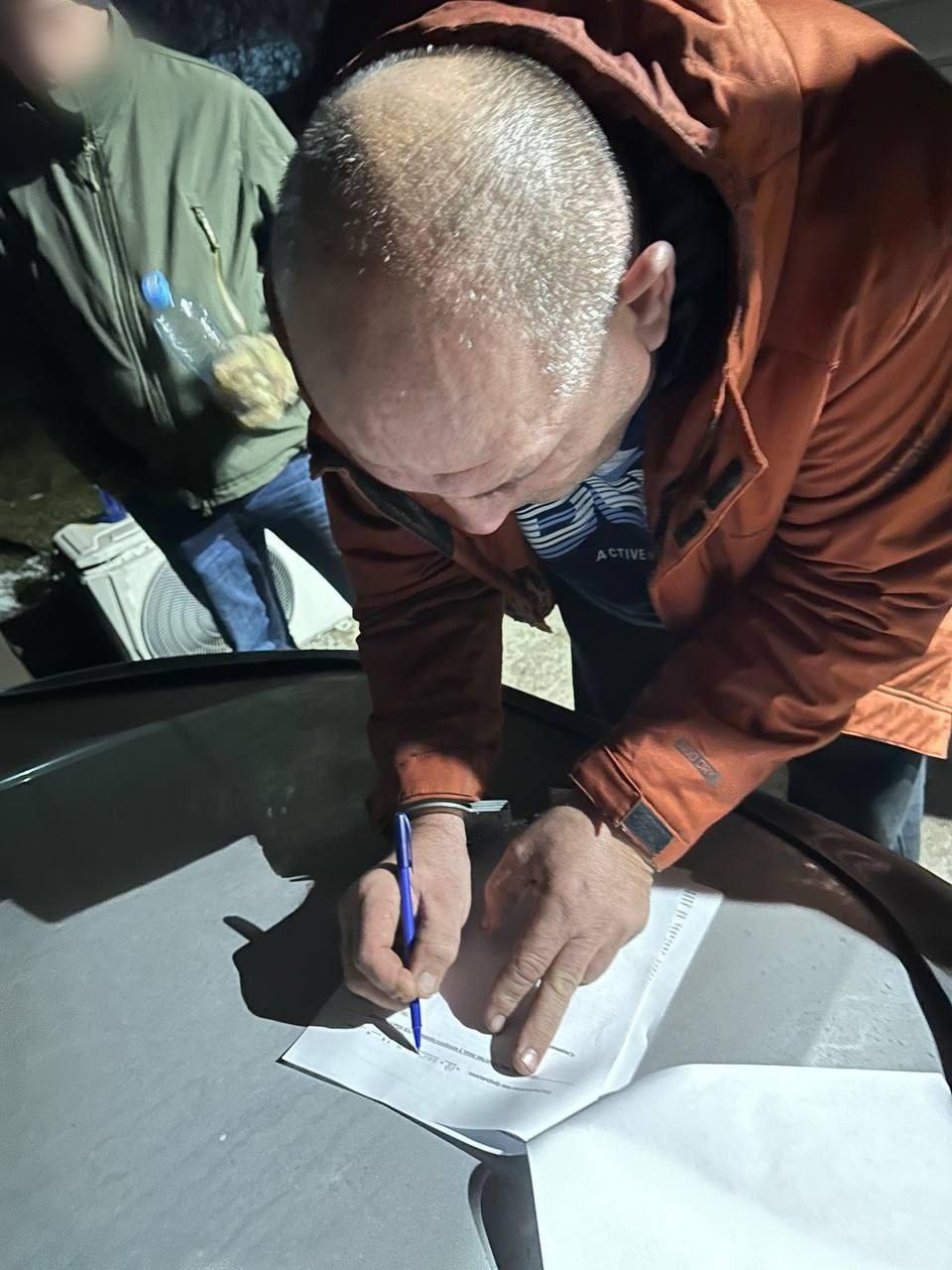 Восемь лет колонии получил уроженец Украины за обман участника СВО. Он обманом продал его двухкомнатную квартиру за 2,3 млн рублей.