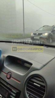 Сегодня ранним утром на Чуйском тракте возле Искитима прям посреди дороги...