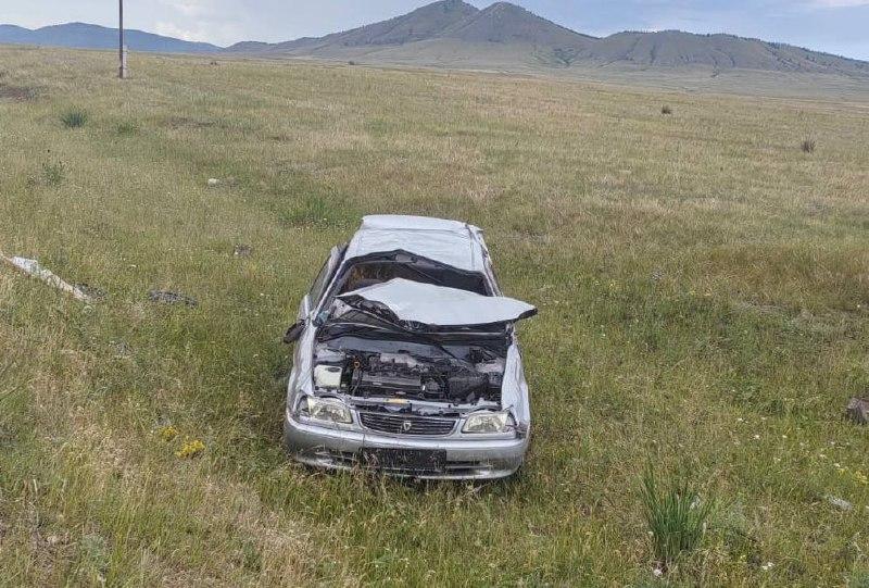 В Усть-Абаканском районе автомобиль съехал с дороги