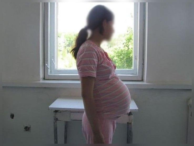 Снизить брачный возраст с 18 до 16 лет предложили в России — чтобы подростки...