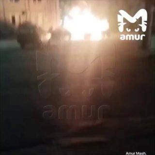 🔥 Автомобили сгорели и взорвались на парковке в Находке