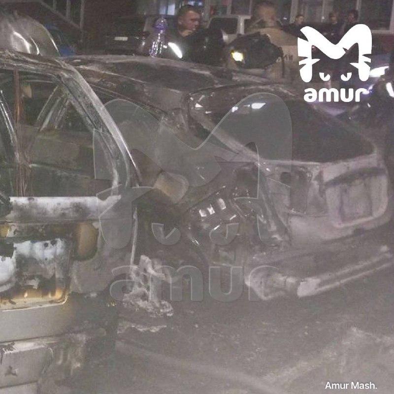 🔥 Автомобили сгорели и взорвались на парковке в Находке