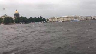 Уровень воды на дамбе превысил 180 см.