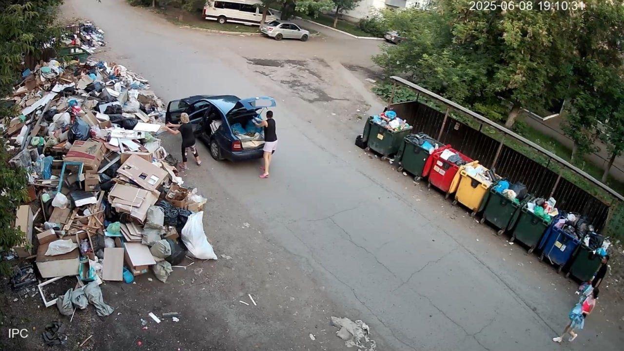 В Оренбурге камеры на площадках ТКО фиксируют нарушения складирования мусора...