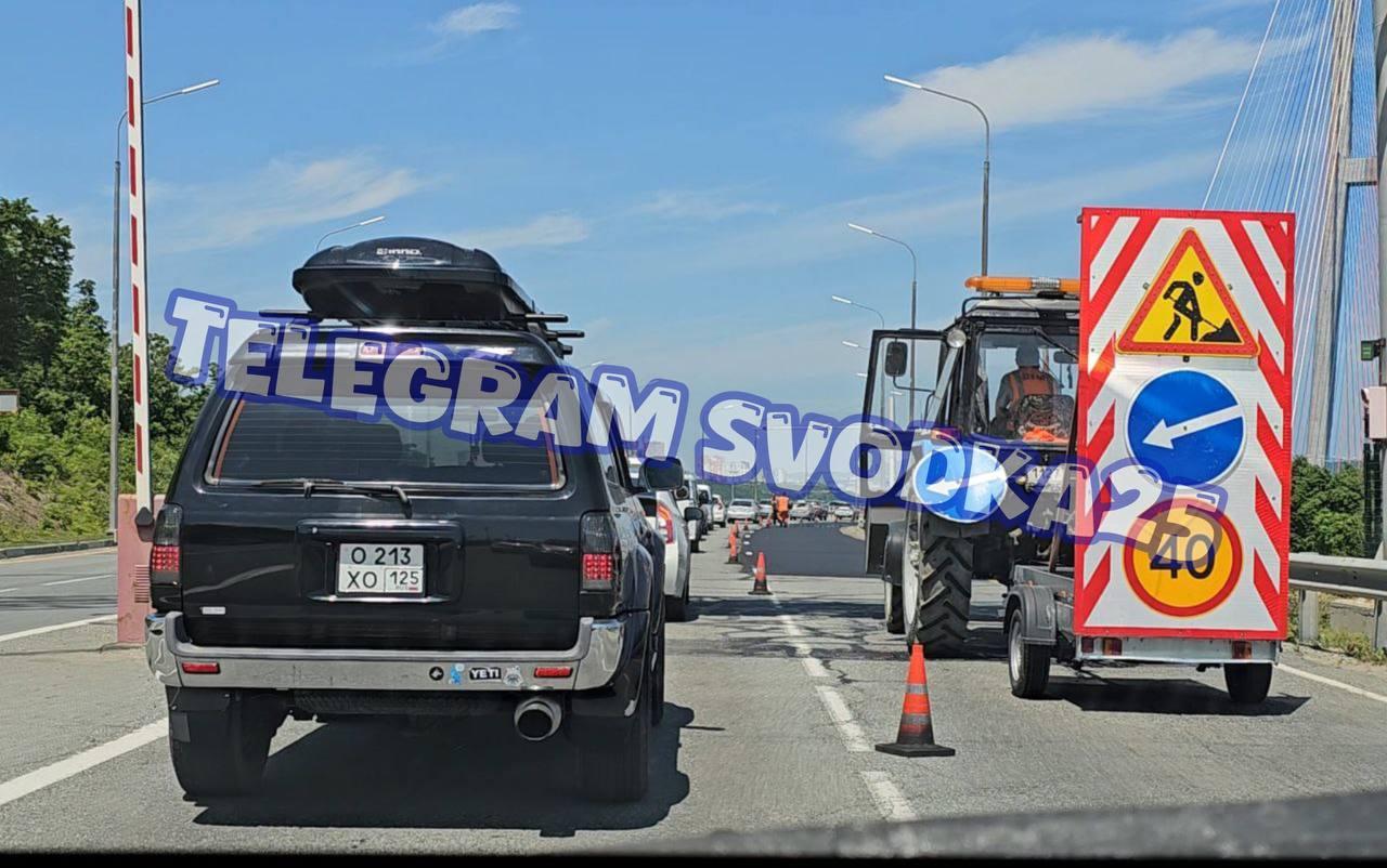 🗣Во Владивостоке практически полностью парализовало выезд с Русского острова...