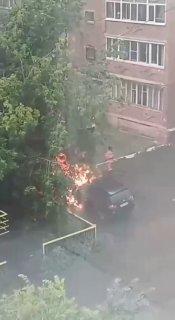 В Анжеро-Судженске загорелся автомобиль.