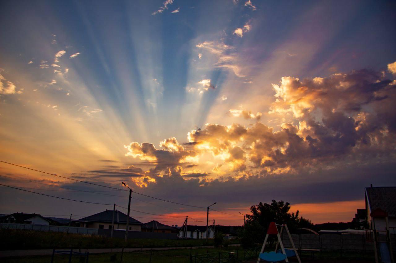 Сегодня утром был невероятный рассвет 🌅 🇷🇺 Подпишись - ЧП Белгород 💬 Написать...