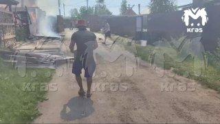Под Сосновоборском огонь охватил популярную базу отдыха «Медвежья берлога». В...